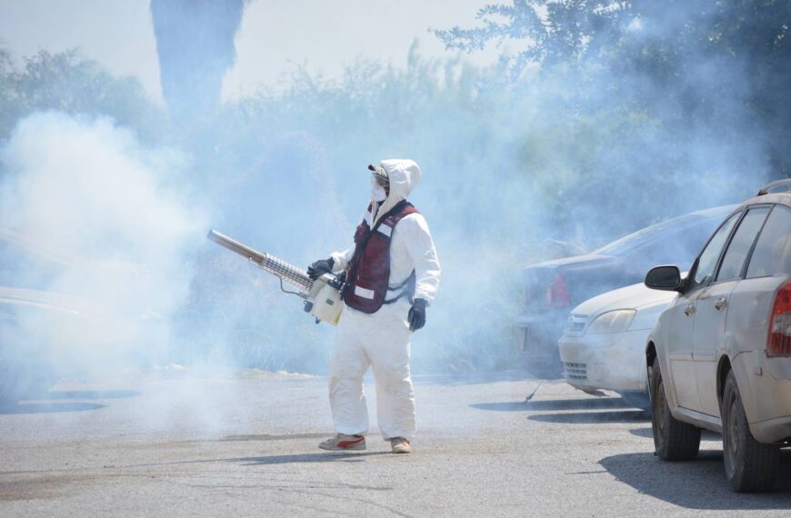 Se unen gobierno municipal y estatal para fumigar contra el dengue; inician recorridos por la ciudad