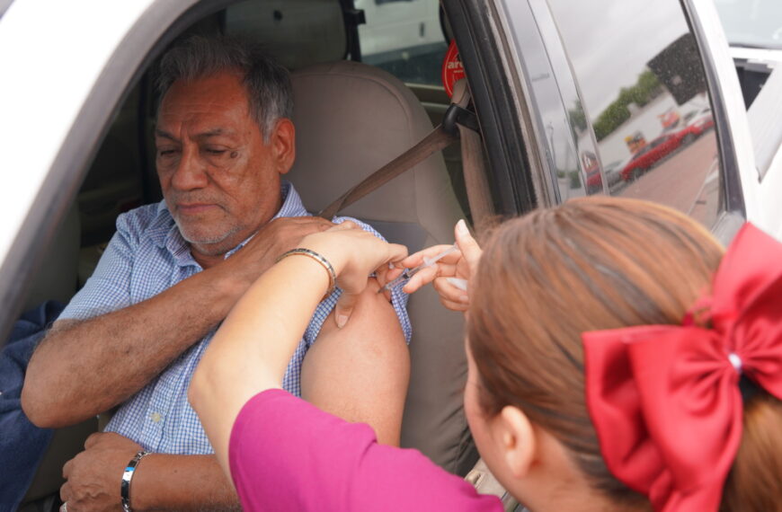 Invita gobierno municipal a jornada de vacunación drive thru contra la influenza