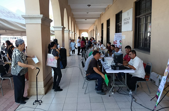 Asisten más de 600 personas a la brigada de registros de nacimiento extemporáneos