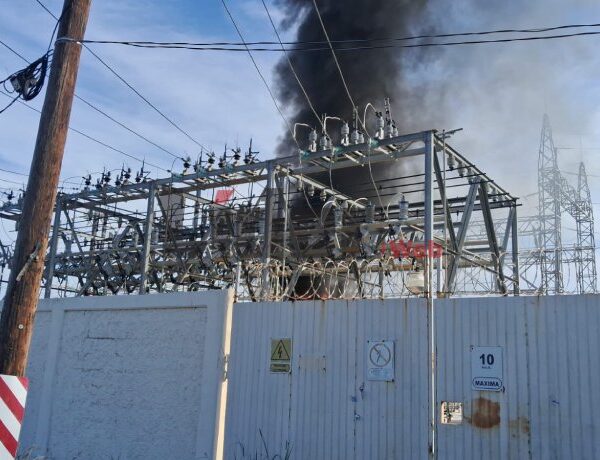 Incendio en subestación de CFE provoca suspensión temporal de luz y agua en el sur de la ciudad