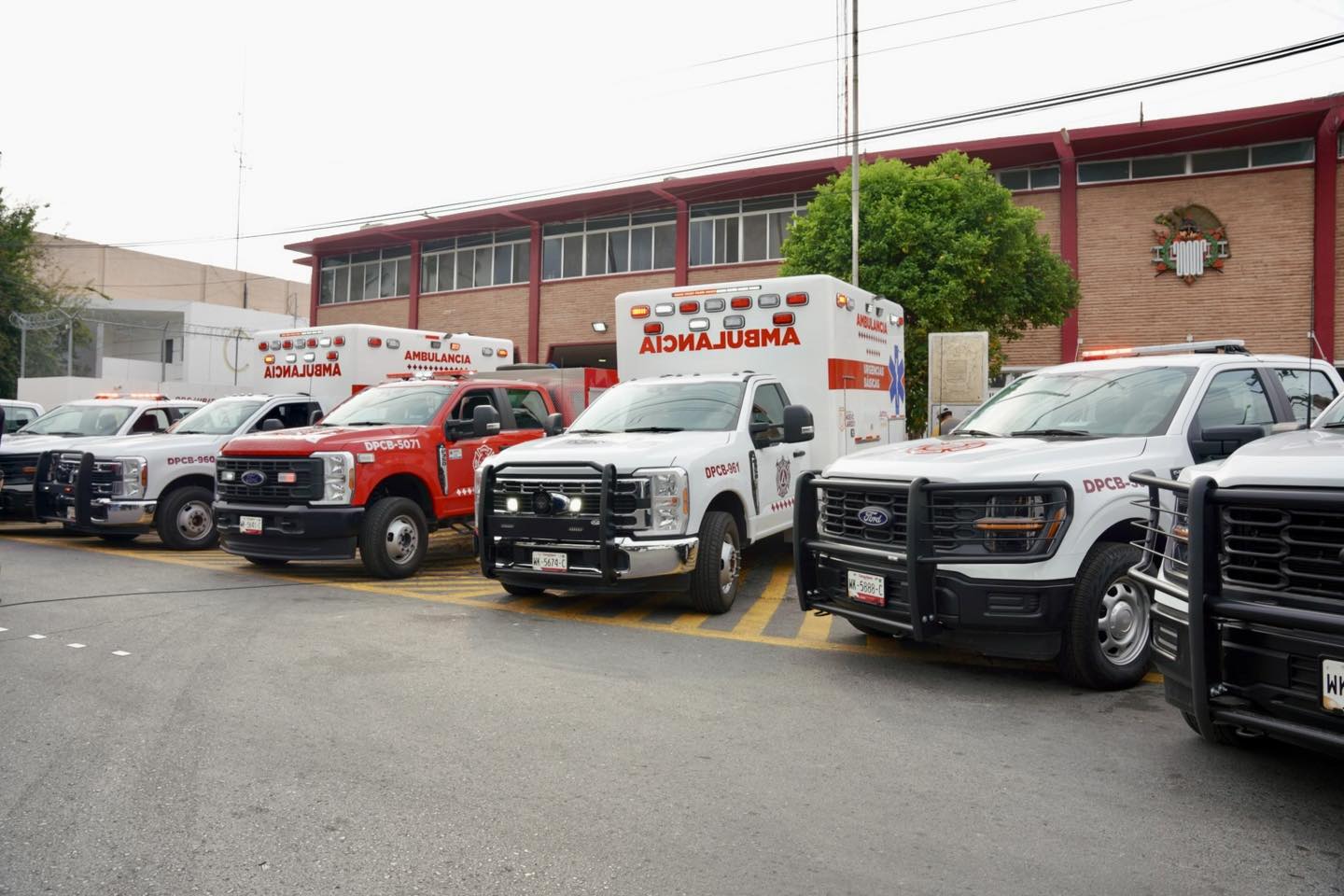 Nuevas unidades F-150 y ambulancias Ford F350 entregadas a Proteccin Civil y Bomberos de Nuevo Laredo