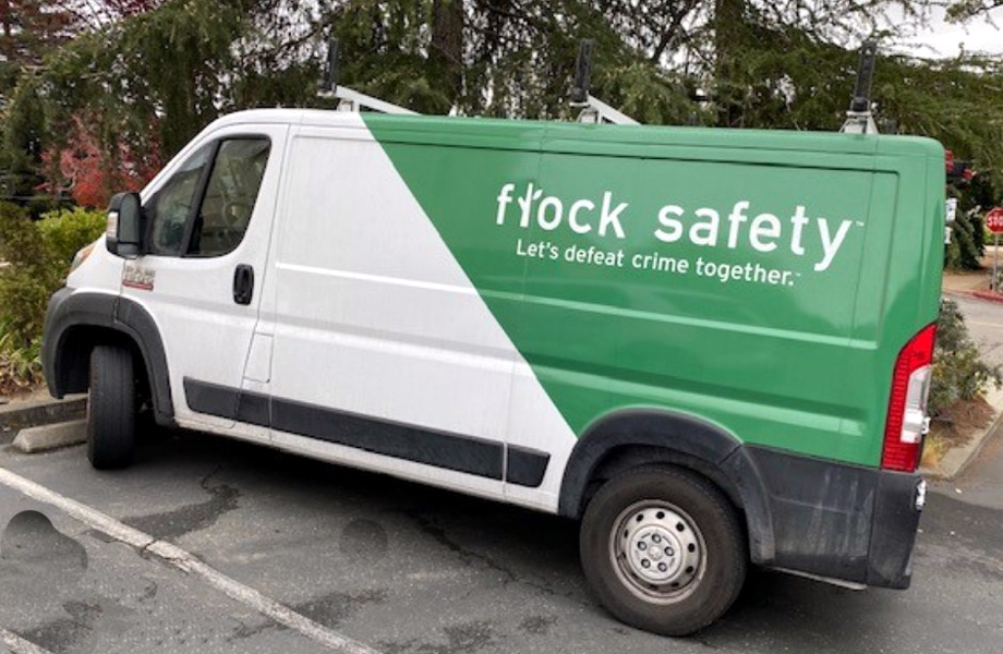 Camioneta de Flock Safety empresa proveedora de lectores automticos de placas utilizados por agencias policiales