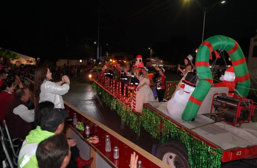El gobierno municipal abre la convocatoria para participar en el Desfile Navideño 2025