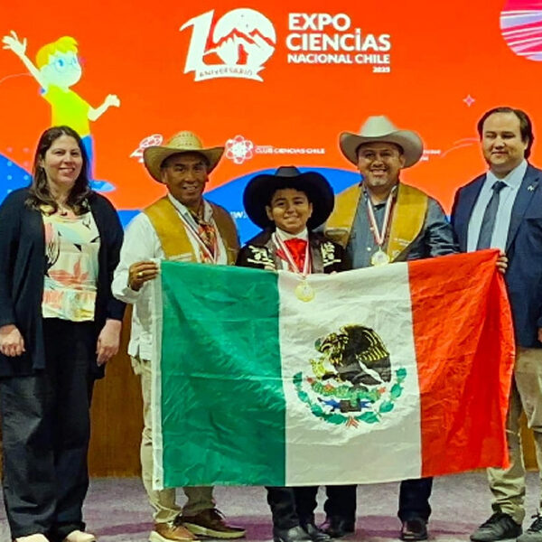 Alumno de Reynosa gana para México medalla de oro en ExpoCiencias Chile 2025