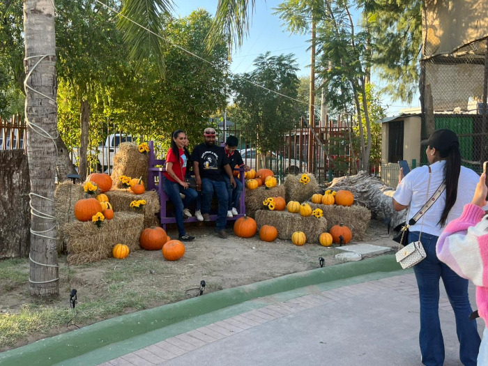 Disfrutan más de 2,000 personas del aZoostate en el Zoológico de Nuevo Laredo