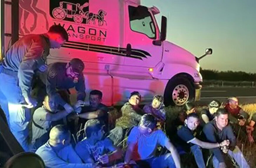 Detienen a 16 migrantes tras persecución en la carretera 35 al norte de Laredo