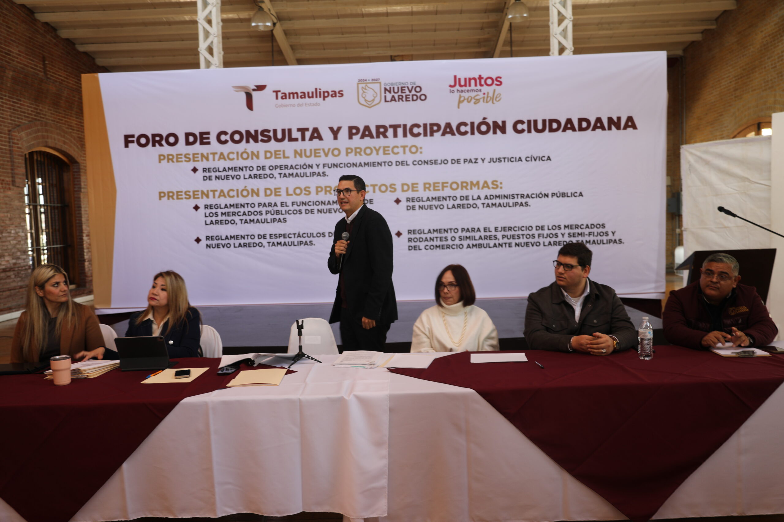 Ponente explica el nuevo reglamento del Consejo de Paz y Justicia Cvica ante autoridades y ciudadana en Nuevo Laredo