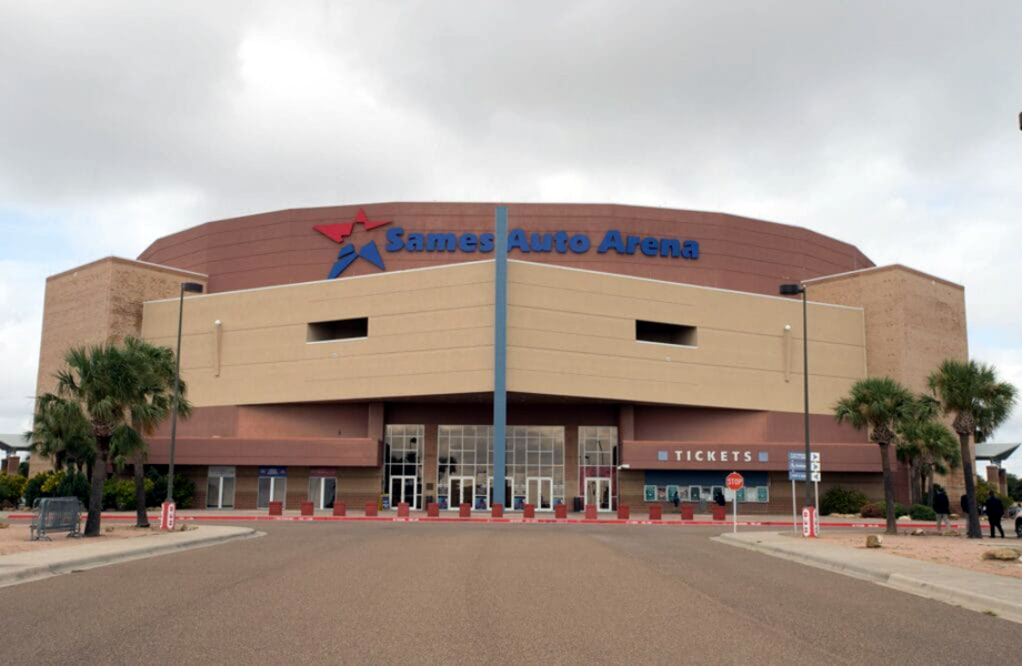 Sames Auto Arena en Laredo parada de la Operacin Caravana Paisano 2025 el 16 de diciembre