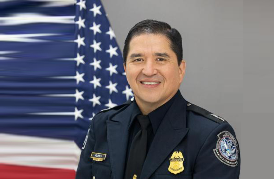 Alberto Flores jefe de Laredo Field Office de Customs and Border Protection