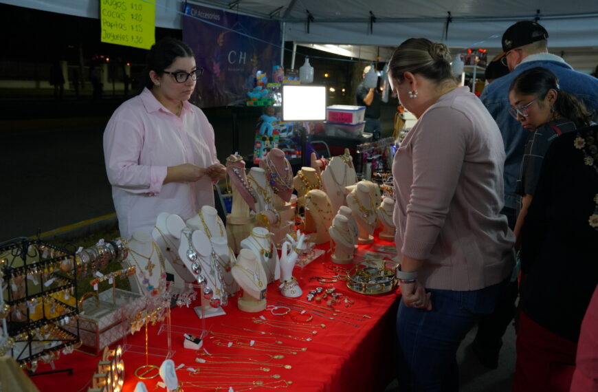 Invitan a la ciudadanía al bazar navideño y al tradicional desfile navideño este sábado