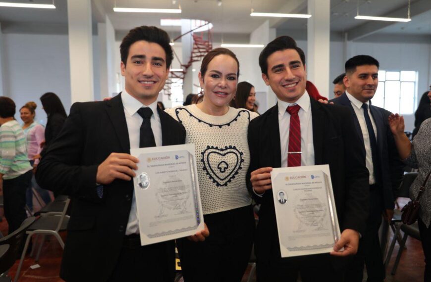 Gobierno municipal entregará 300 becas de titulación para impulsar a la juventud neolaredense