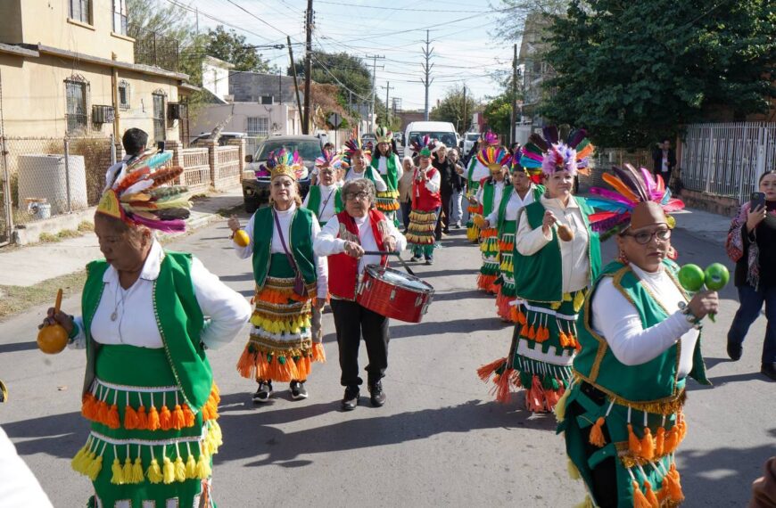 Con danza y coro, los adultos mayores viven su peregrinación al santuario