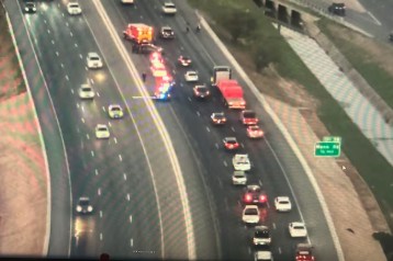 Accidente de un automóvil obliga a cerrar un carril de la Interestatal 35 en Laredo