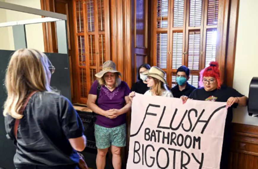 Desde el jueves ley en Texas prohibirá a los transgéneros entrar a baños para mujeres