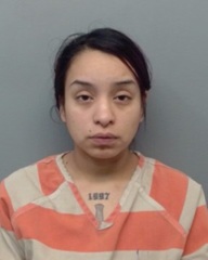 Mujer de Laredo arrestada por fumar marihuana con niño de un año en el auto