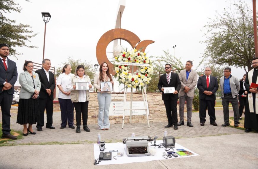 Homenaje por el Día Nacional del Periodista en la Plaza de la Libertad de Nuevo Laredo.