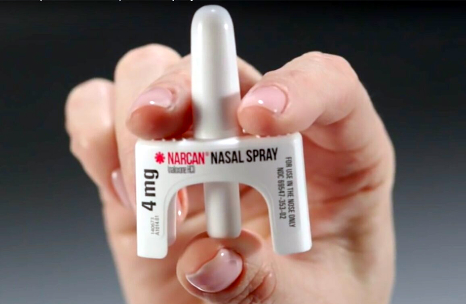 Aplicador de naloxona Narcan usado para atender sobredosis en Laredo