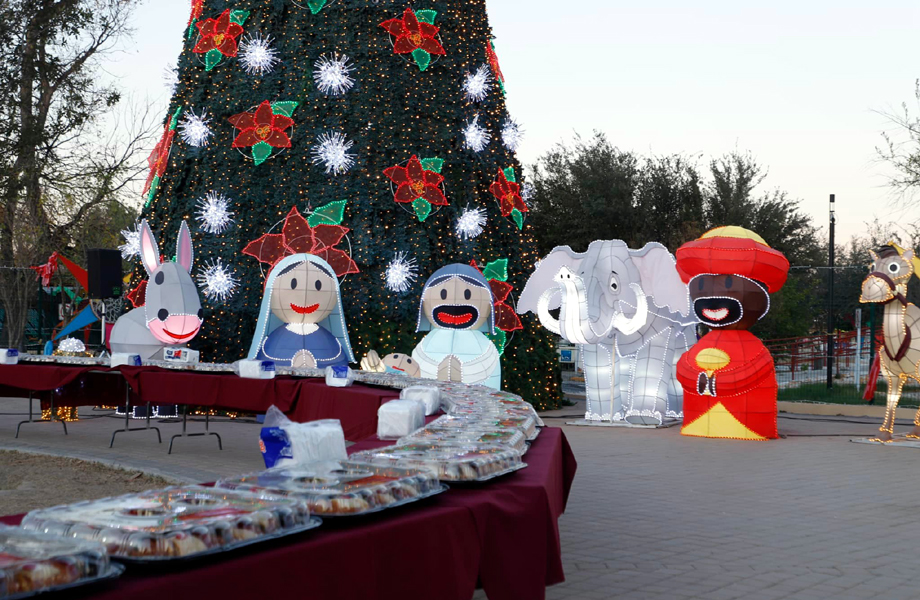 Decoracin navidea en la Mega Rosca de Reyes en Nuevo Laredo