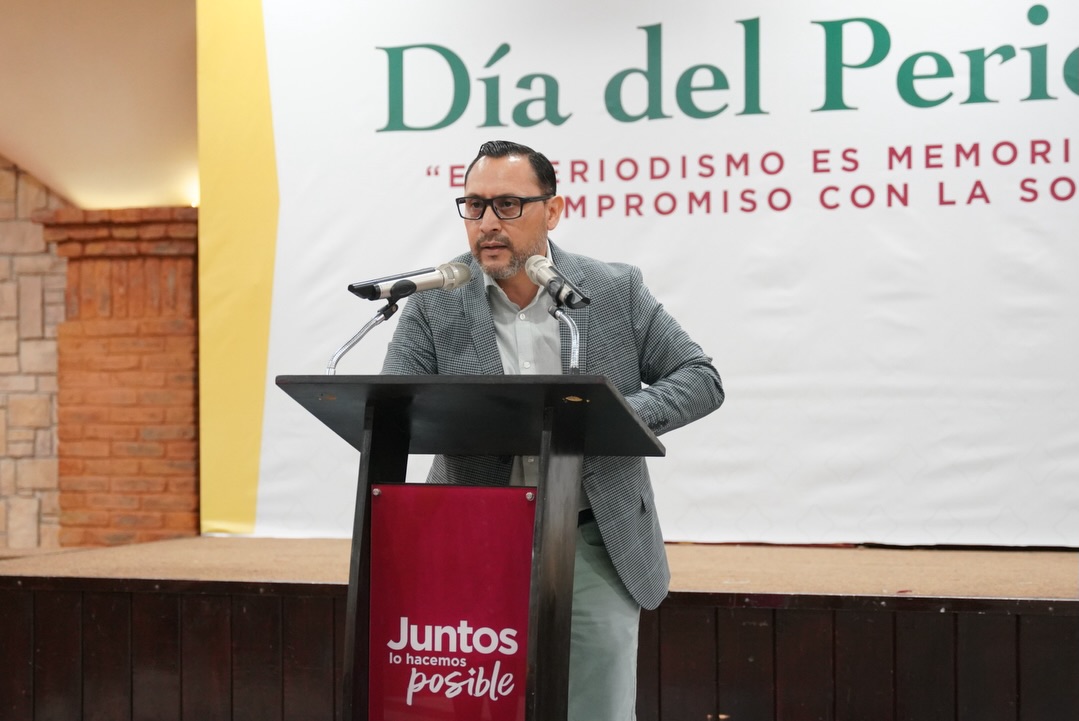 Director de Comunicacin Social habla en evento del Da del Periodista