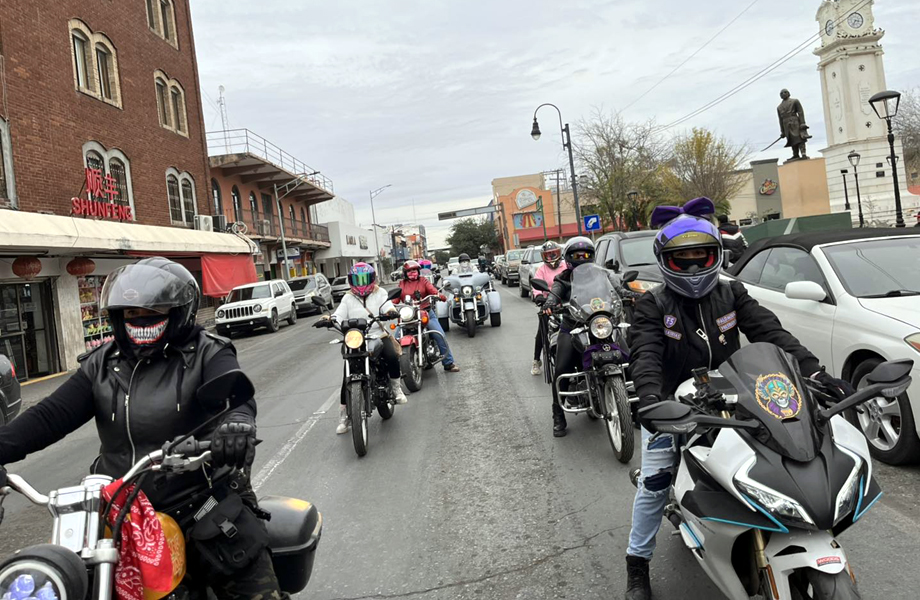 Mujeres bikers recorren el centro de Nuevo Laredo en la primera rodada edicin mujeres de Valkirias MC
