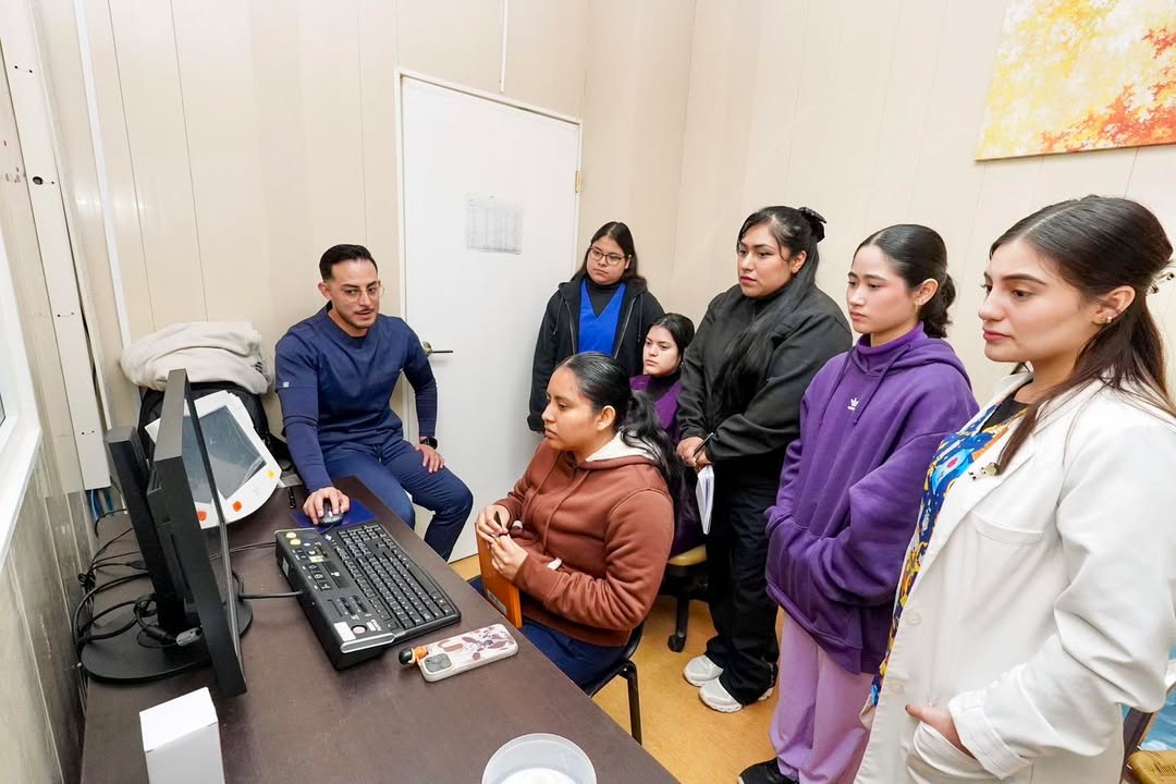 Capacitacin de personal del CRI del DIF Nuevo Laredo para operar el nuevo equipo de tomografa