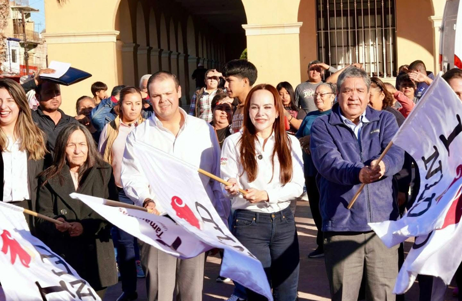 Alcaldesa Carmen Lilia Canturosas da banderazo a nuevas unidades de transporte