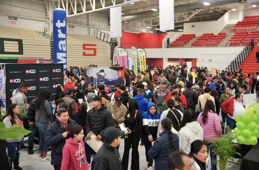 Gran afluencia de personas recorre los stands de la Feria del Empleo 2026 en Nuevo Laredo