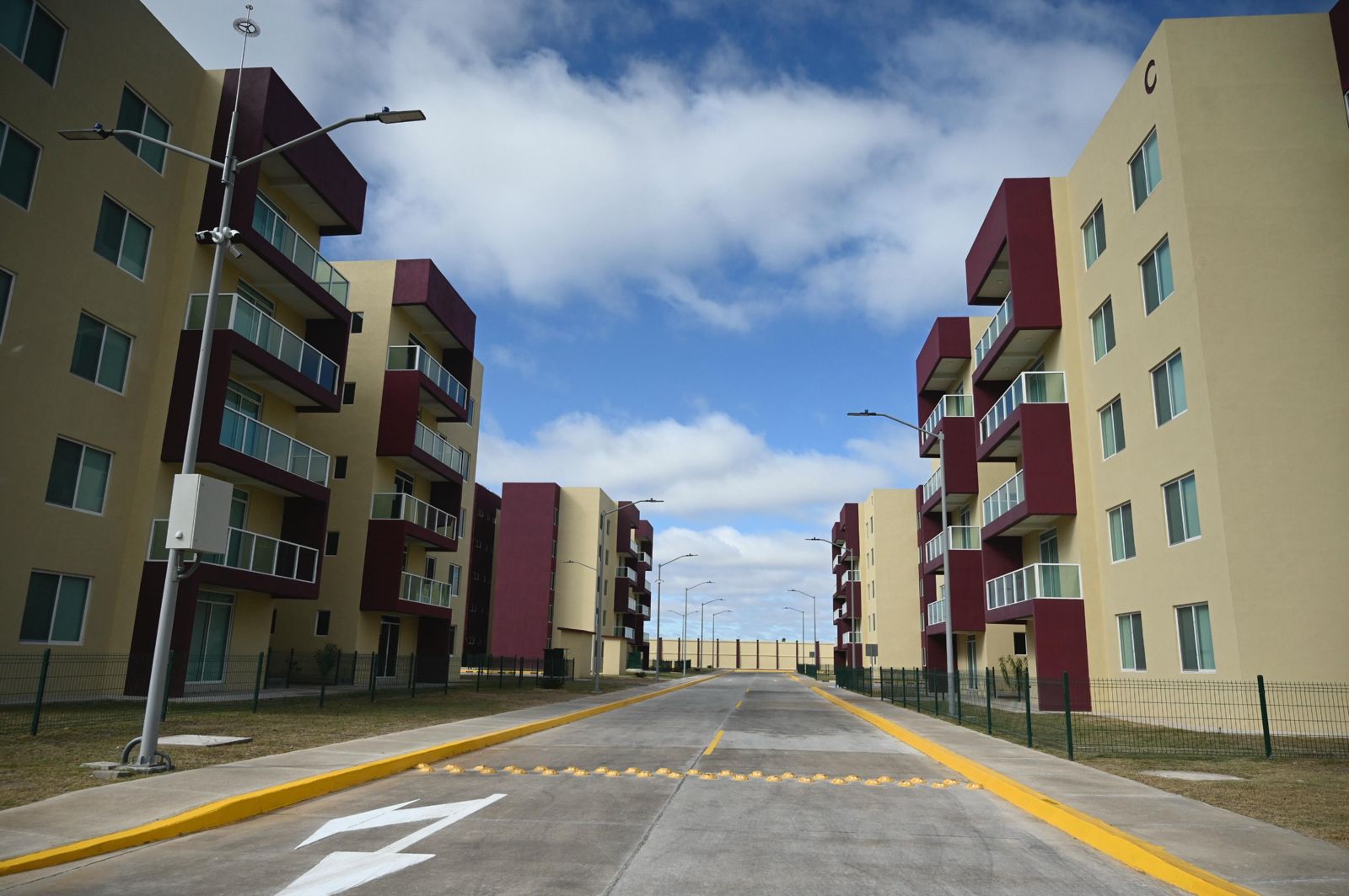 Infraestructura complementaria del complejo de la ANAM que incluye reas administrativas habitacionales y de bienestar para el personal