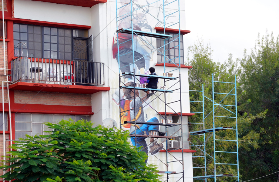 Trabajos del programa Pinta tu Fachada, mediante el cual IMVISU apoya a familias para mejorar el exterior de sus viviendas con pagos accesibles.