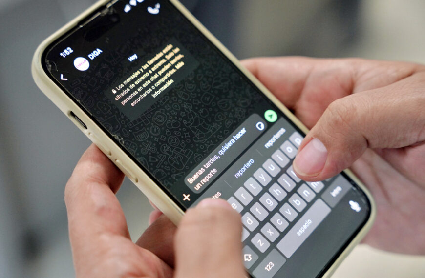 Ciudadano utiliza WhatsApp para enviar un mensaje de denuncia a través del programa DIGA en Nuevo Laredo.