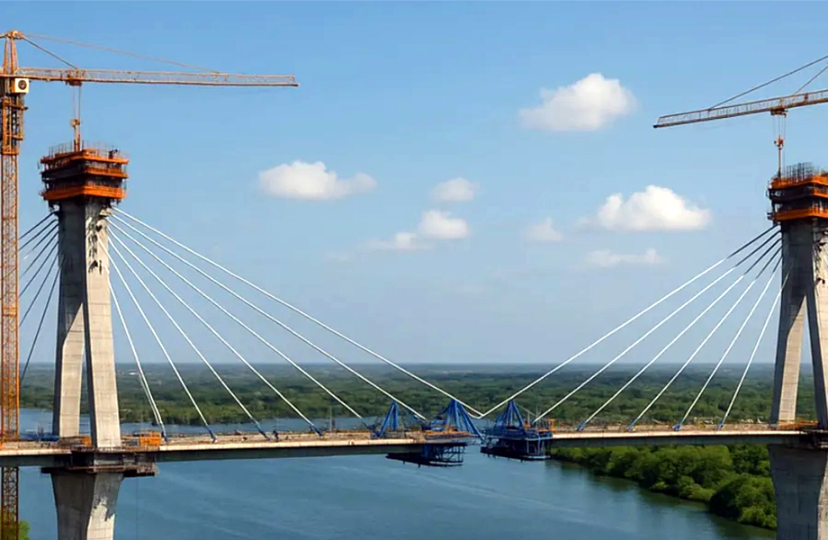 Vista del puente vehicular en construcción en Tampico, una obra clave para desahogar el tráfico pesado y mejorar la circulación en uno de los corredores carreteros más importantes del país.