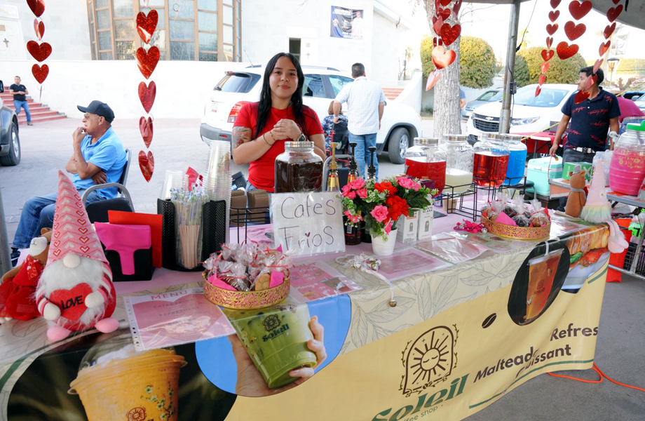 Puestos de bebidas y postres formaron parte de la oferta gastronmica del Bazar de San Valentn en Nuevo Laredo