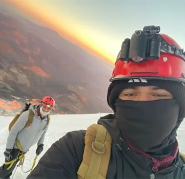 Alpinistas de Nuevo Laredo alcanzan la cima del volcán más alto de México