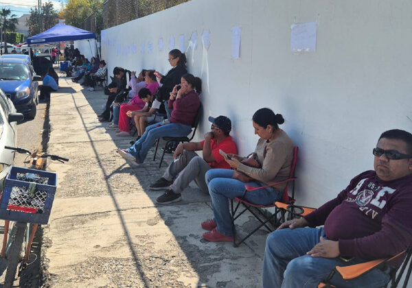 La SET garantiza espacios para todos en secundarias pese a las filas anticipadas