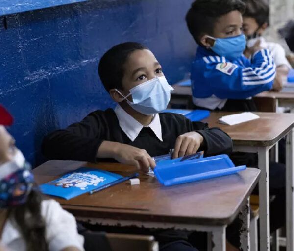 Descartan el uso obligatorio de cubrebocas en las escuelas del estado ante casos de sarampión