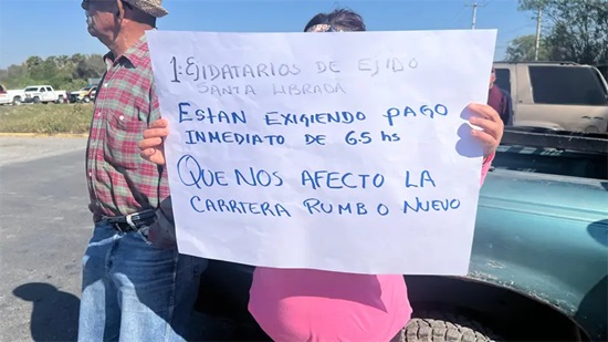 Bloquean ejidatarios carretera de Tamaulipas, reclaman pago pendiente de tierra expropiada