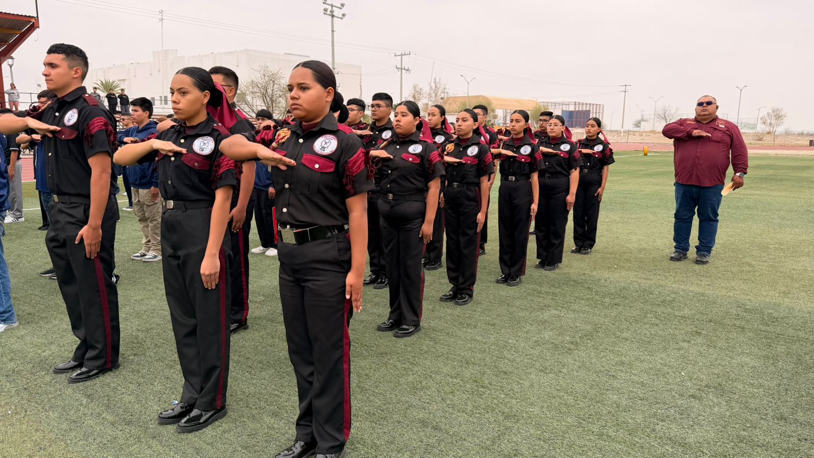 Integrantes de la Banda de Guerra Pegasos de la Preparatoria Municipal Jos Vasconcelos durante formacin en competencia nacional en Piedras Negras 2026