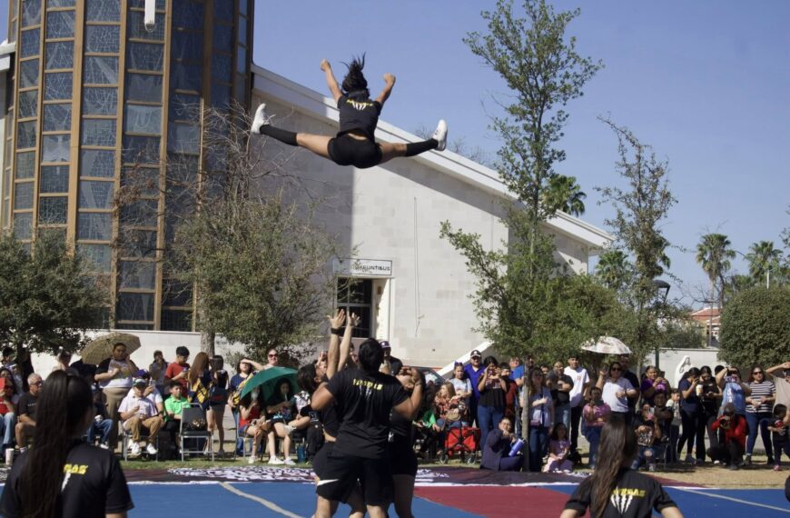 Impulsa gobierno municipal talento juvenil con exitoso Showcase: Cheer & Dance en la plaza Zaragoza