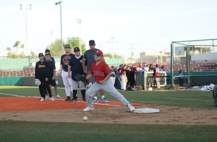 Responden peloteros a try out organizado por el municipio y Tecos de los Dos Laredos