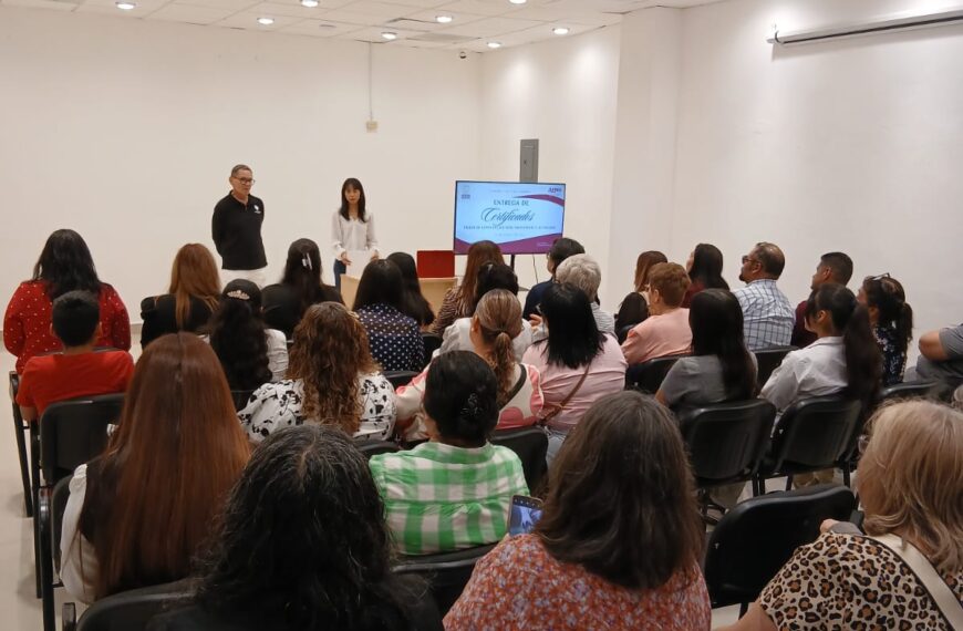 Concluyen con éxito curso de computación en la infoteca con 50 personas graduadas