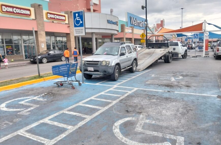 Dirección de Tránsito y Vialidad exhorta a respetar los espacios para personas con discapacidad