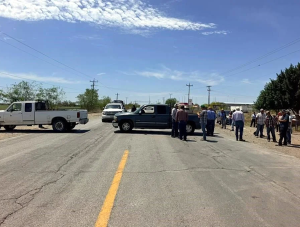 Agricultores en Tamaulipas bloquean carreteras por segundo día consecutivo
