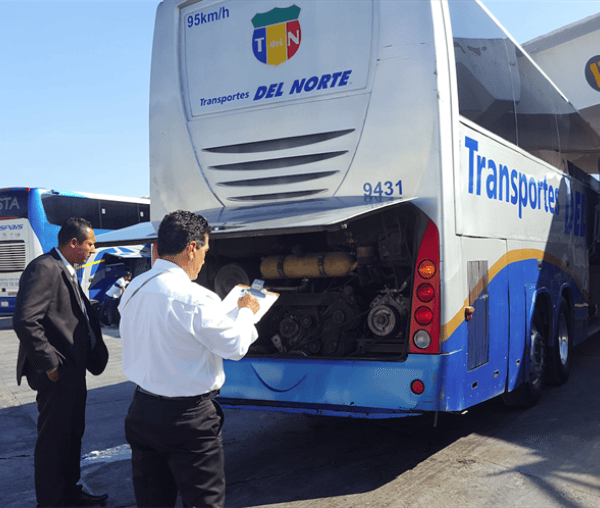 Revisan a los choferes de autobuses en Tamaulipas en temporada vacacional
