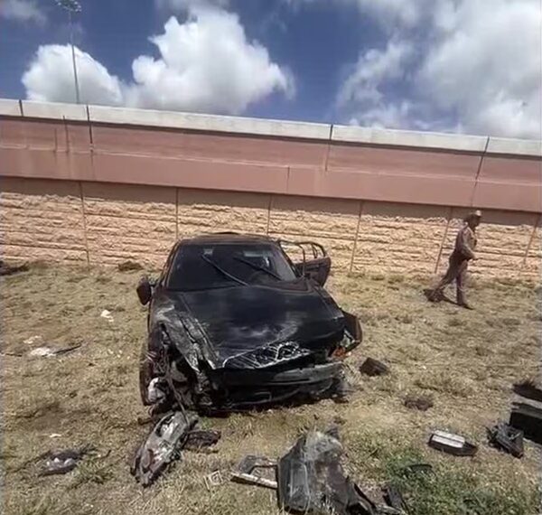 Persecución en intento de tráfico de personas termina en accidente en Laredo, hay un herido grave