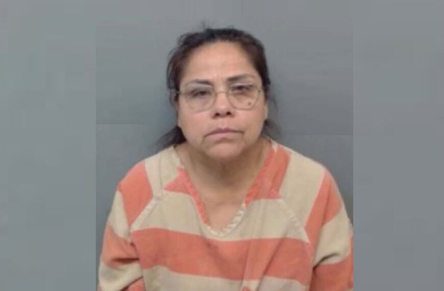 Autoridades del Distrito Escolar arrestaron a María Garza, asistente de educación especial en United High School de Laredo Texas.