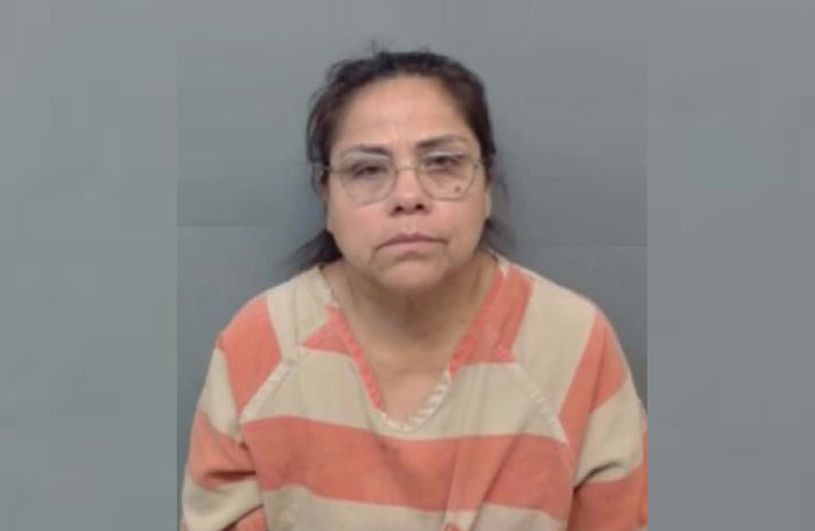 Autoridades del Distrito Escolar arrestaron a María Garza, asistente de educación especial en United High School de Laredo Texas.